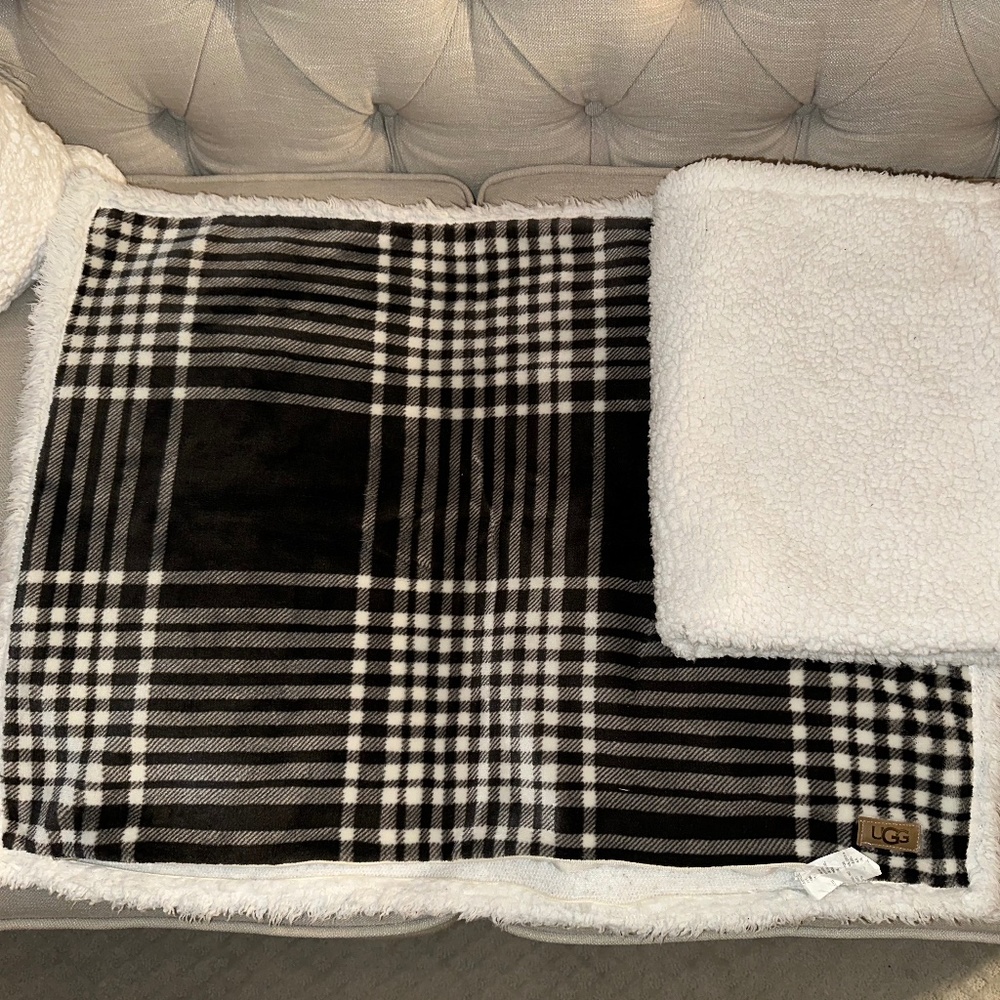 UGG Standard Pillow Case